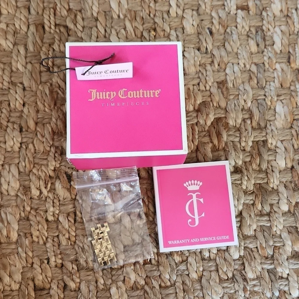 ✨️NWT JUICY COUTURE Gold Diamond lined Watch